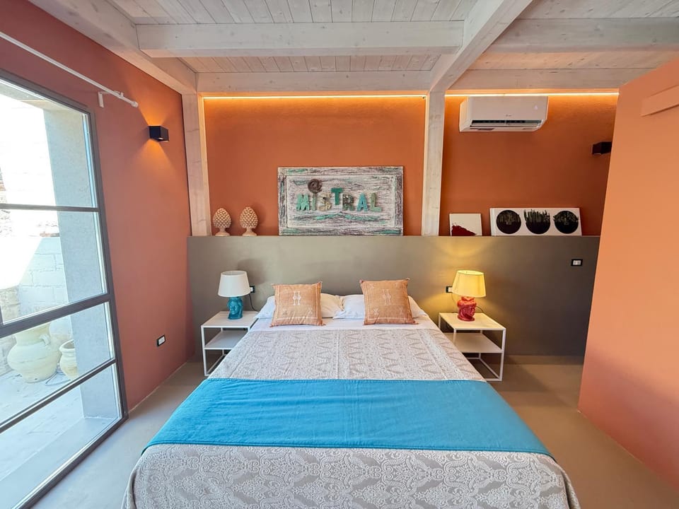 Bed, Photo of the whole room, Bedroom, air conditioner