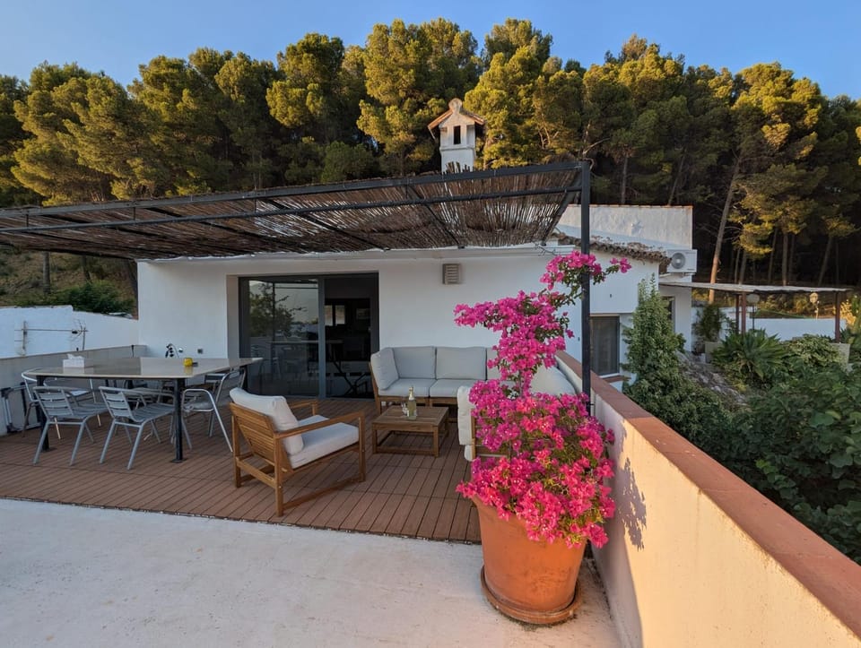 View (from property/room), Balcony/Terrace, Balcony/Terrace, Dining area, Garden view