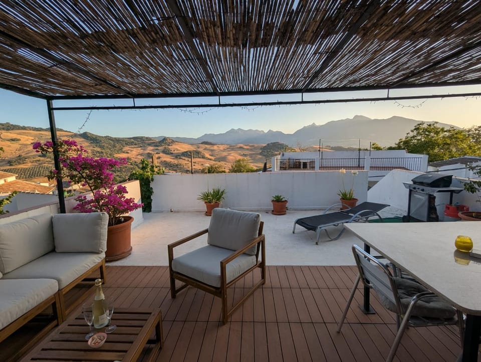 Natural landscape, View (from property/room), Balcony/Terrace, Balcony/Terrace, Dining area, Mountain view