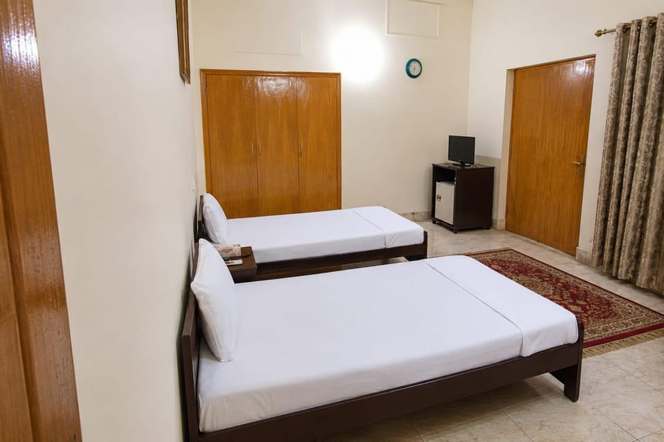 The City Lodge Bed and Breakfast in Islamabad