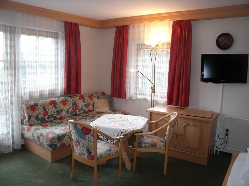 Seating area, Bedroom