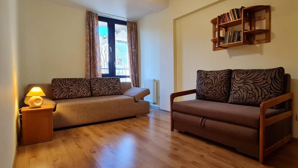 Seating area, Bedroom