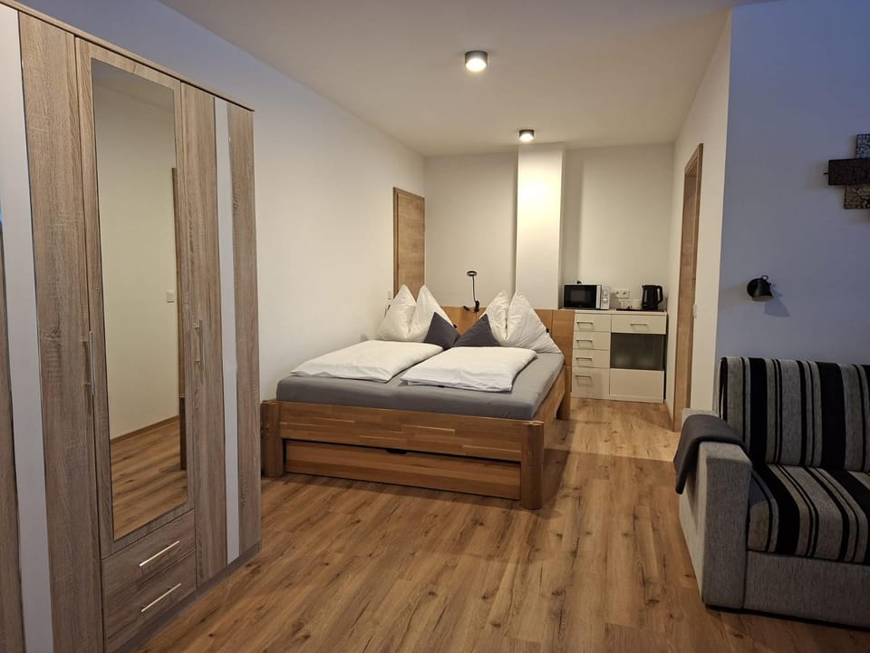 Bed, Photo of the whole room, Seating area, Bedroom, wardrobe