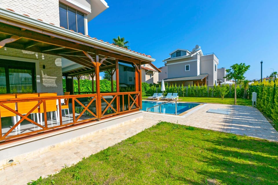 Property building, Patio, Spring, Day, Garden, Garden view, Pool view, Swimming pool, sunbed