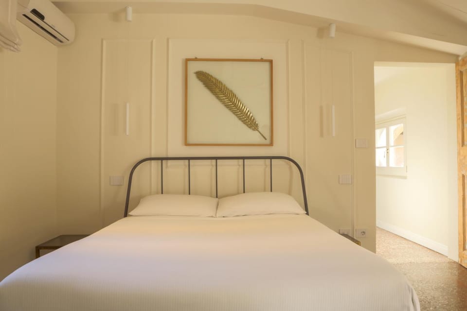 Bedroom, Inner courtyard view, air conditioner