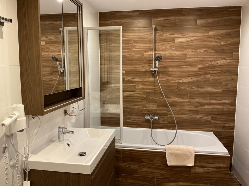 Shower, Bathroom, Bath
