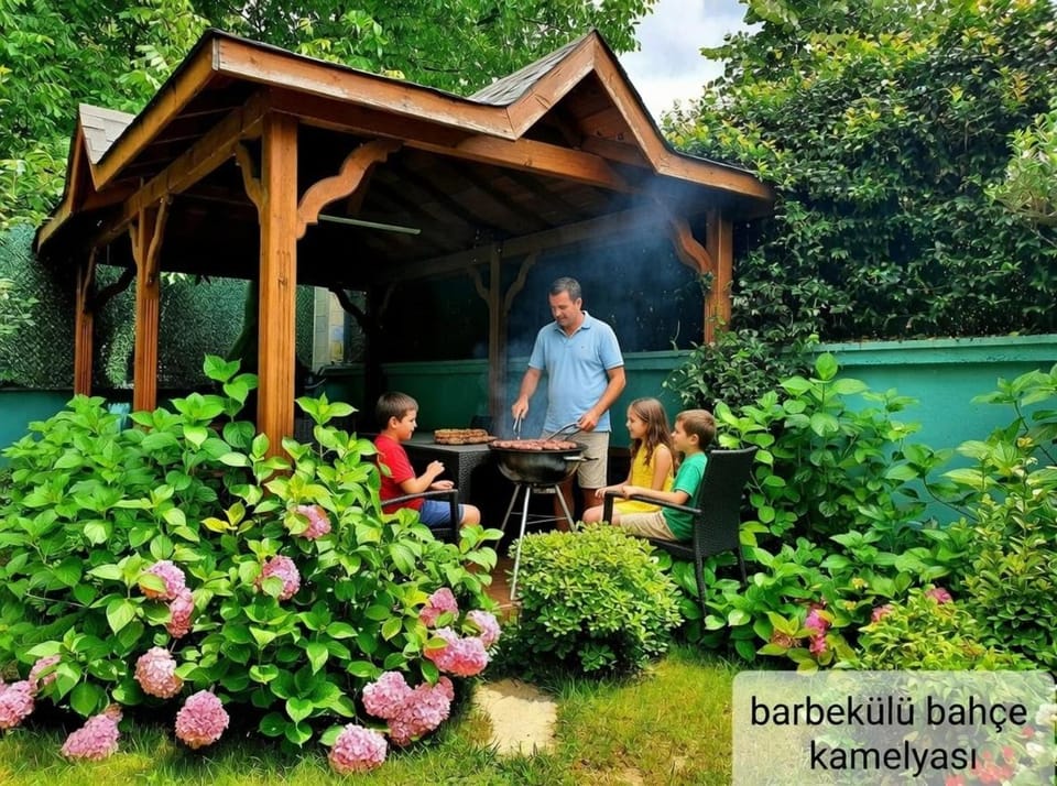 Muhafazakar Havuzlu Bahçeli Güneşlenme Alanı Bulunan Ultra Lüks Villa Villa in Turkey