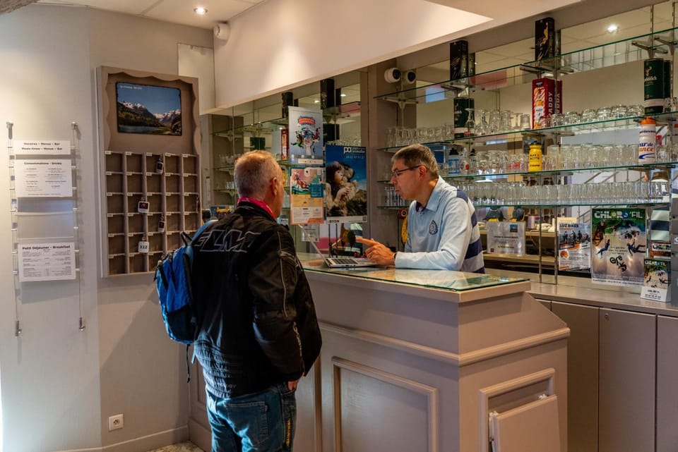 Staff, People, Lobby or reception, Lounge or bar