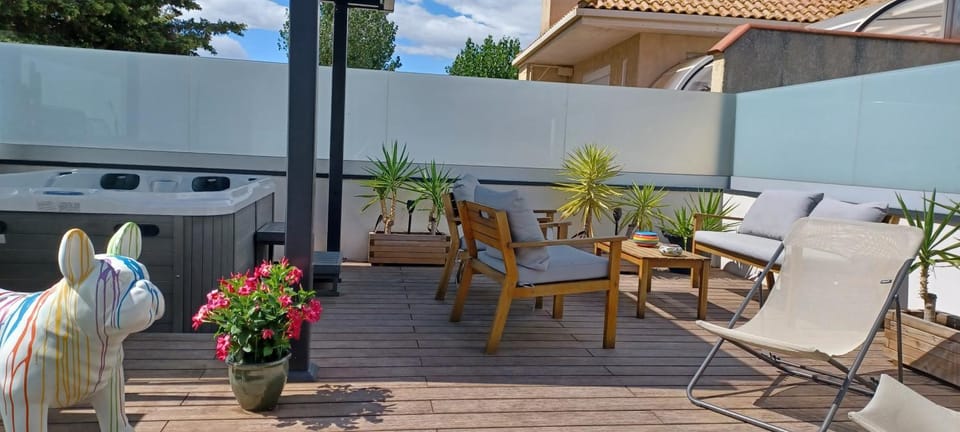 Patio, Day