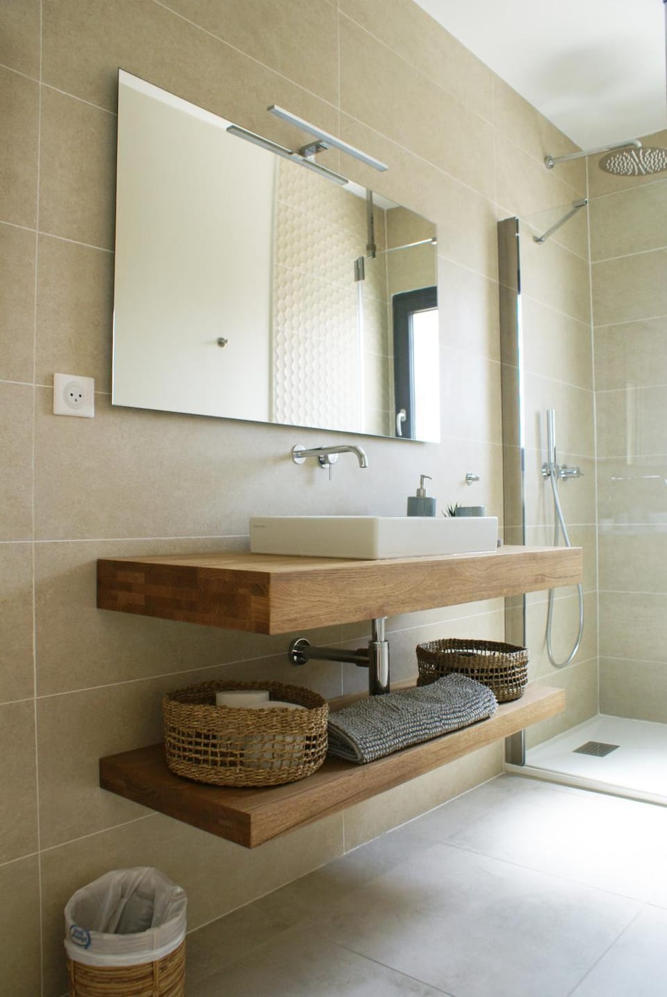 Shower, Bathroom, towels