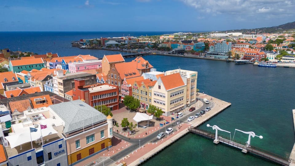 Property building, Nearby landmark, Neighbourhood, City view, River view, Street view