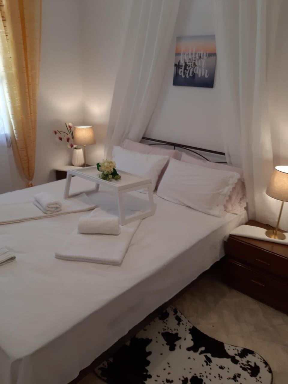 Bed, Photo of the whole room, Bedroom, Quiet street view, heating