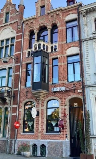 Property building, Facade/entrance, Landmark view