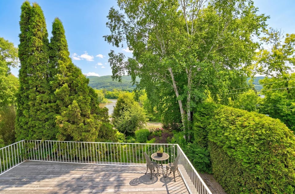 La CAMPAGNE au centre-ville de Baie-Saint-Paul UNIQUE Apartment in Baie-Saint-Paul