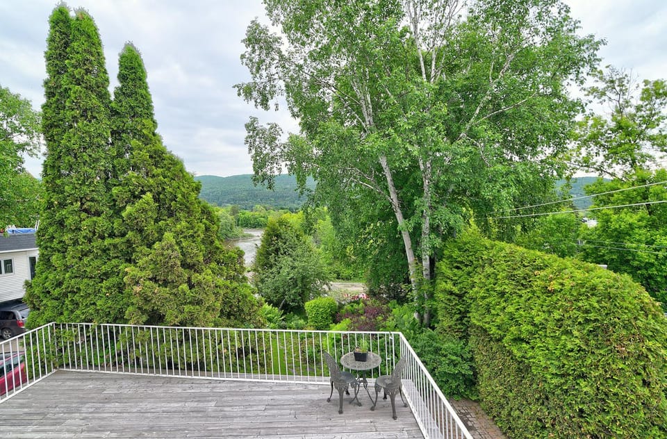 La CAMPAGNE au centre-ville de Baie-Saint-Paul UNIQUE Apartment in Baie-Saint-Paul