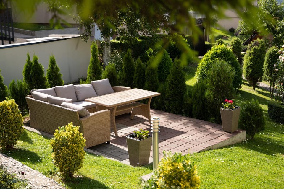 Day, Garden, Seating area, Garden view