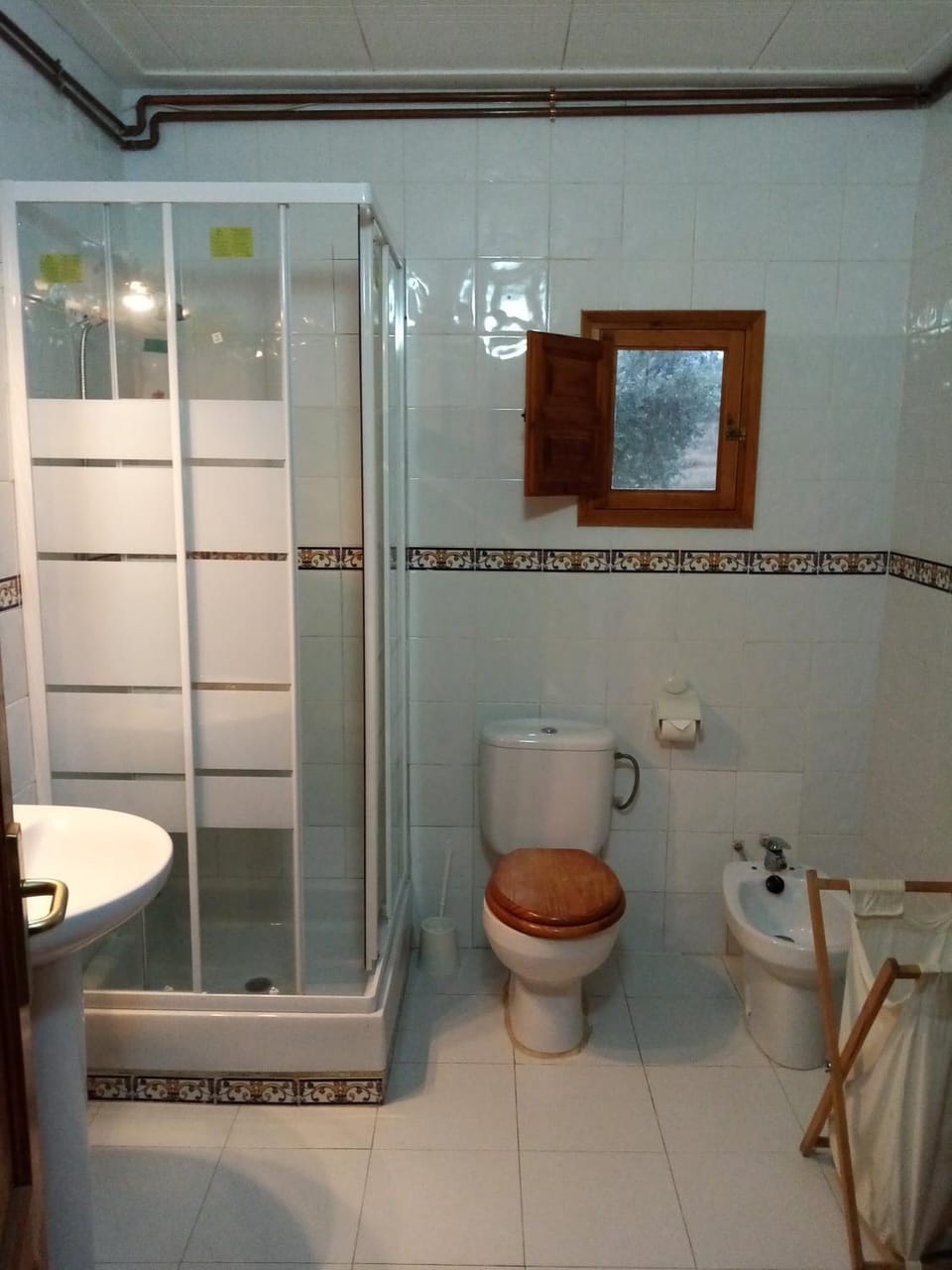 Shower, Toilet
