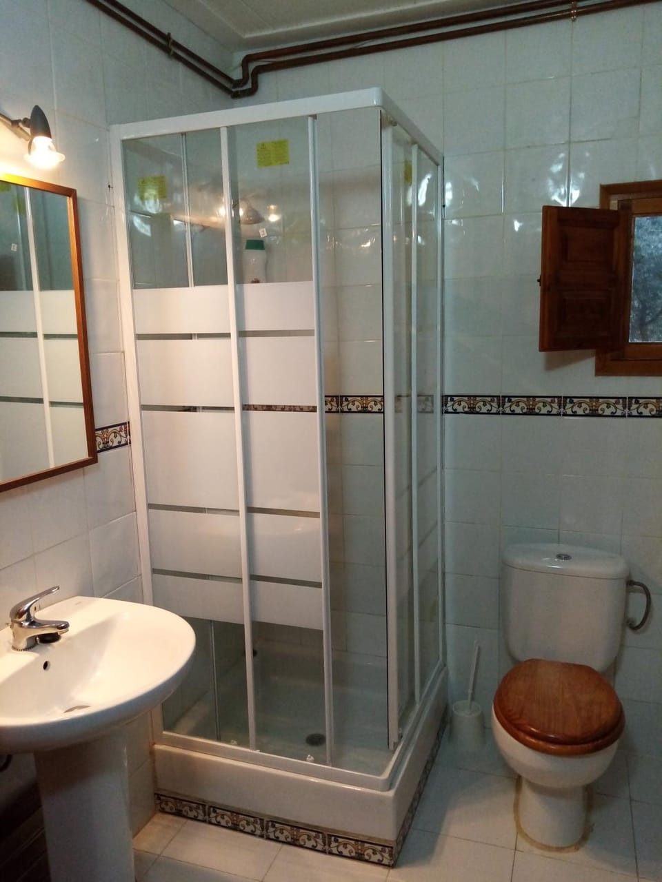 Shower, Toilet
