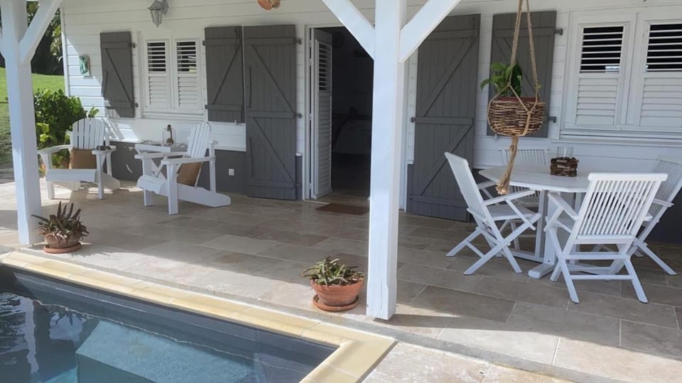 Villa 1 de standing 80m2 avec piscine et vue imprenable sur la mer et sur la campagne House in Martinique