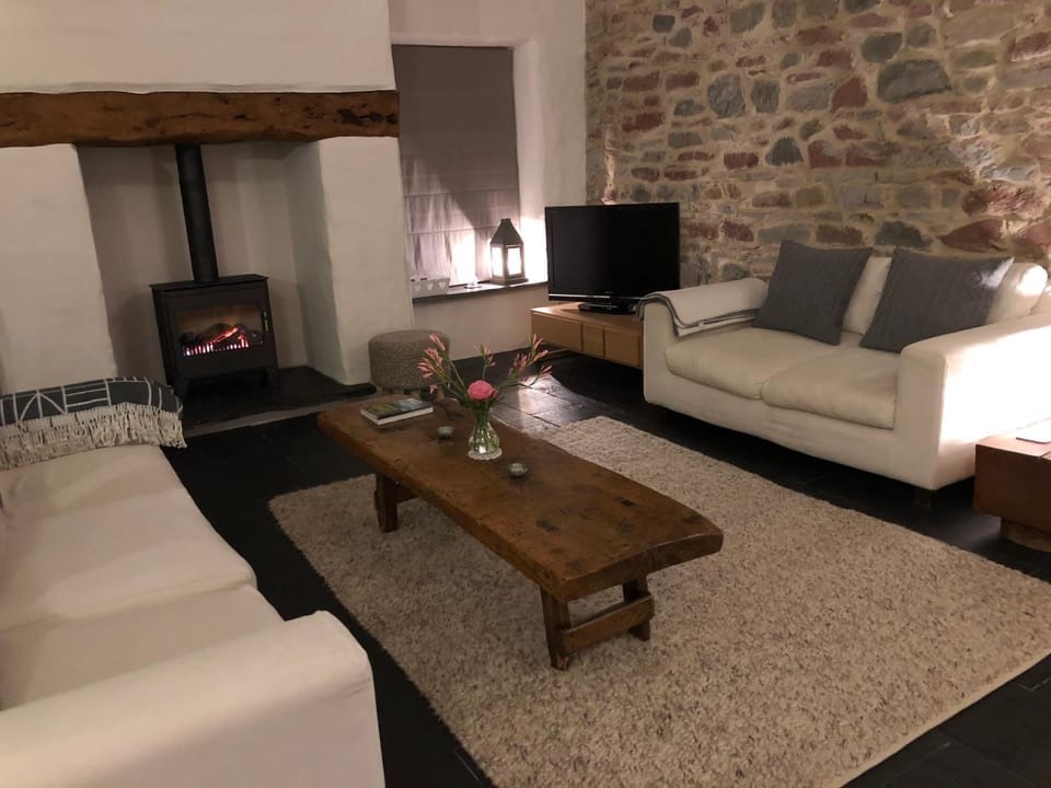 TV and multimedia, Seating area