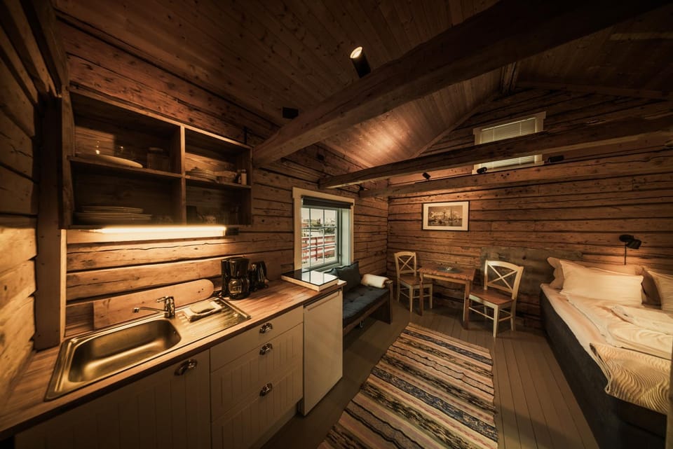 Kitchen or kitchenette, Living room