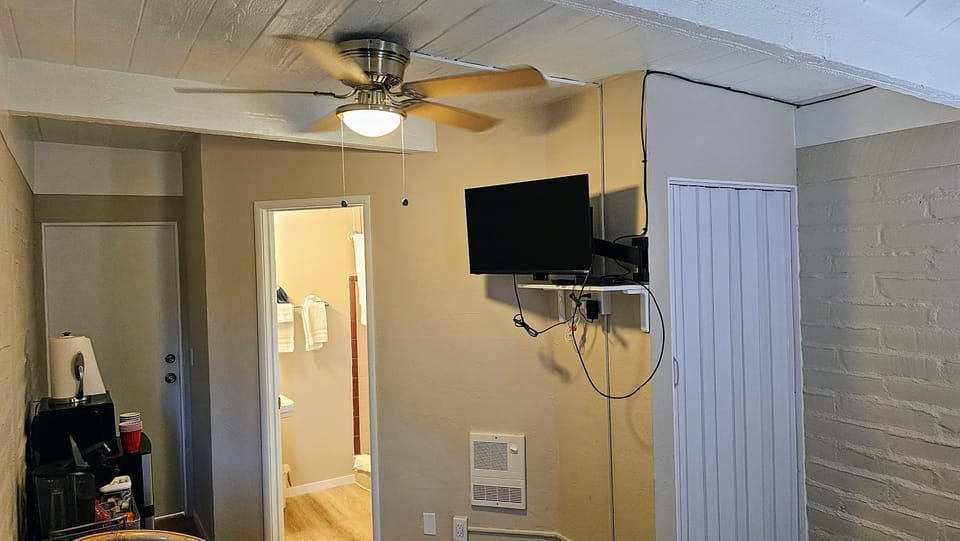 TV and multimedia, Evening entertainment, fireplace, wardrobe