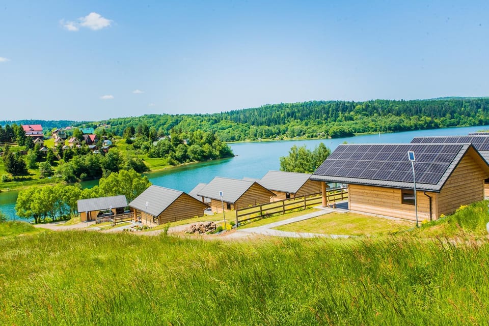 Property building, Garden, Windsurfing, Lake view, Landmark view, Mountain view, Quiet street view