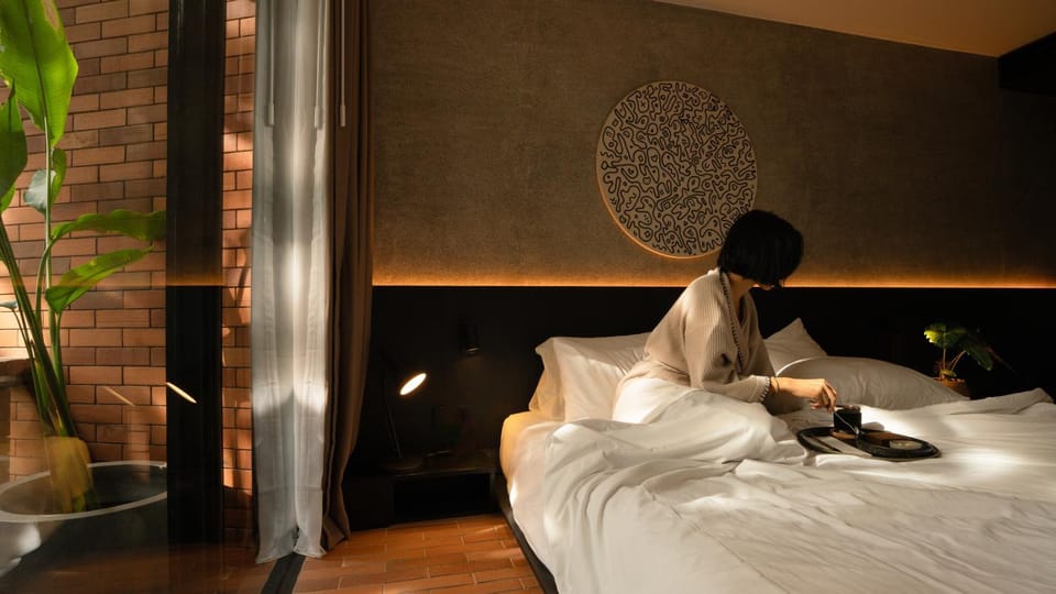 Bed, Bedroom, Breakfast