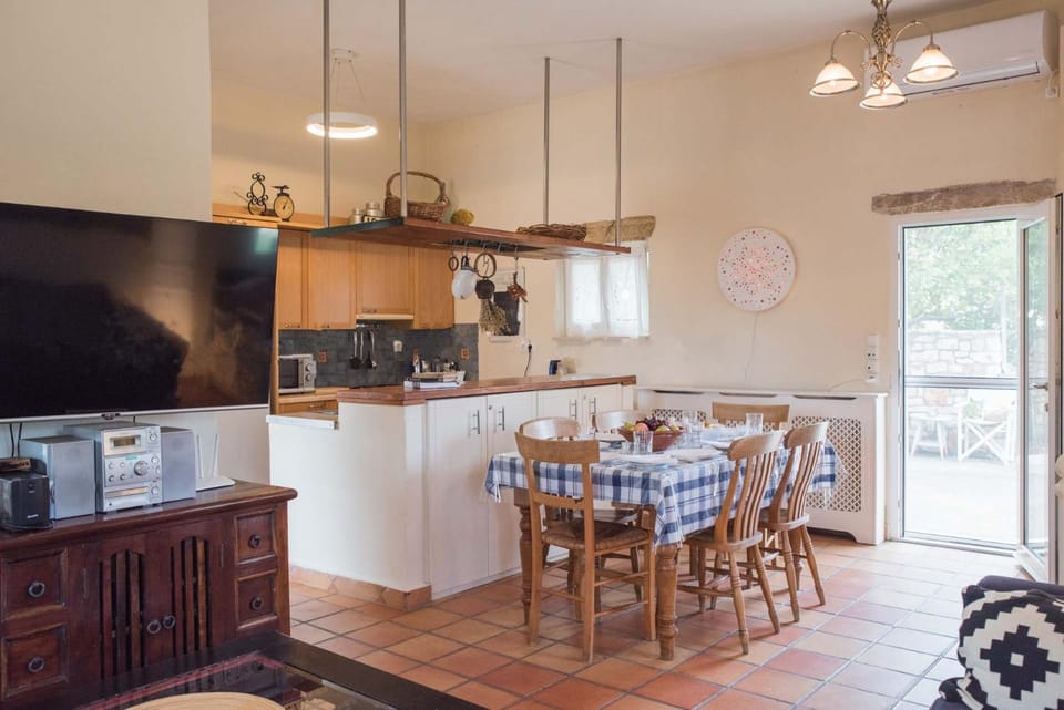 TV and multimedia, Dining area