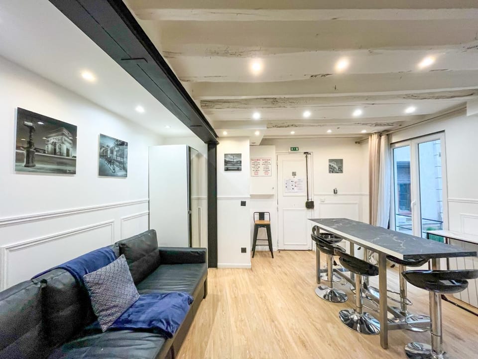 93 - Luxury Flat in Le Marais Apartment in Paris