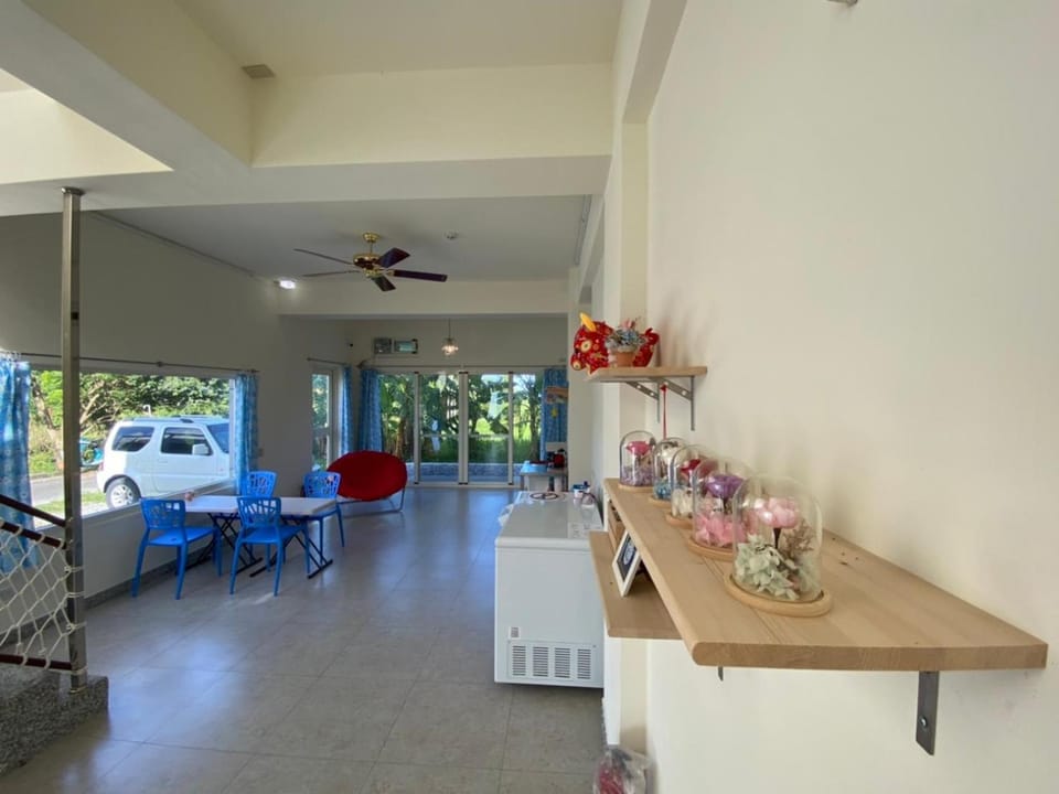Lounge or bar