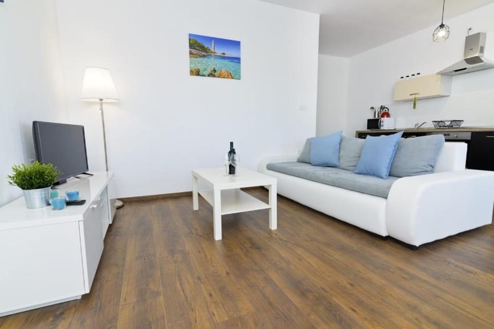 Apartment Dragana, Jezera, Island Murter Apartment in Tisno
