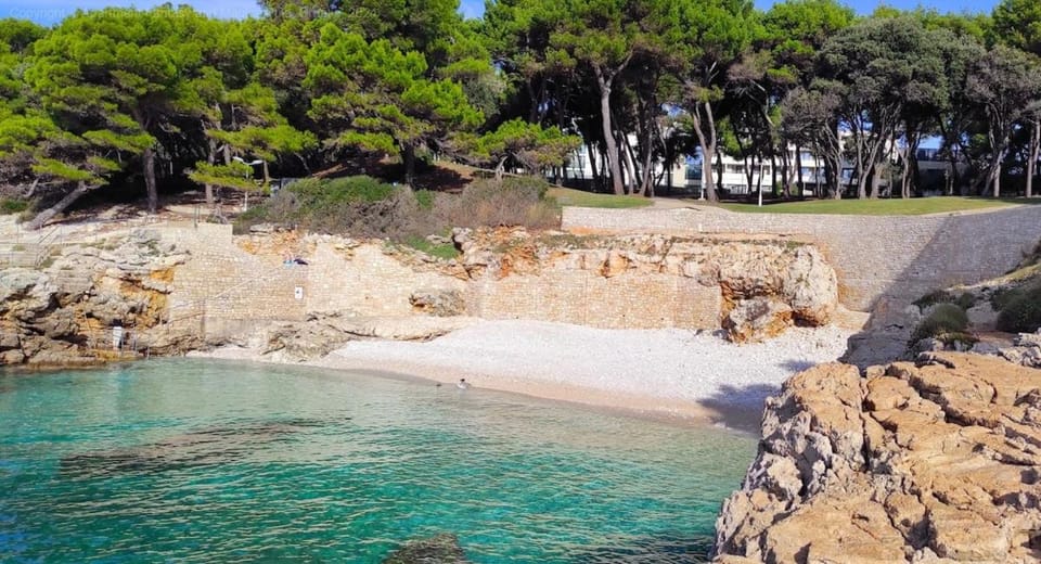 Nearby landmark, Beach