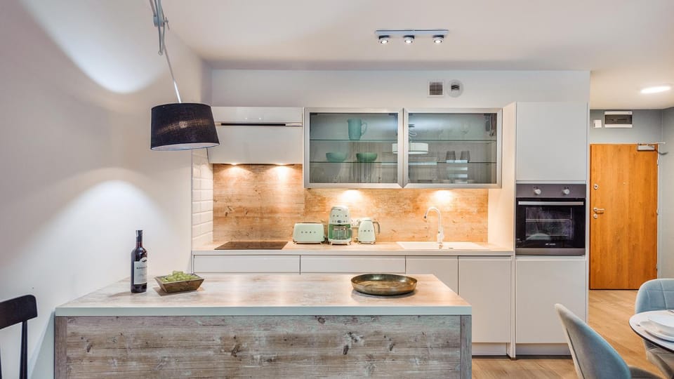 Kitchen or kitchenette, Dining area, dishwasher, pet friendly, stove, toaster