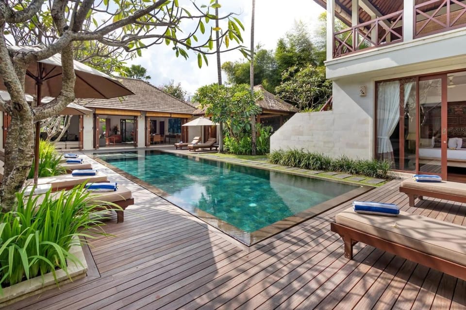 Property building, Swimming pool