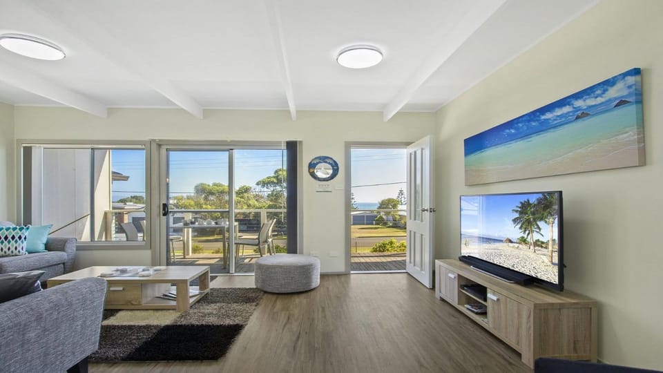 Dolphin Breeze House in Culburra Beach