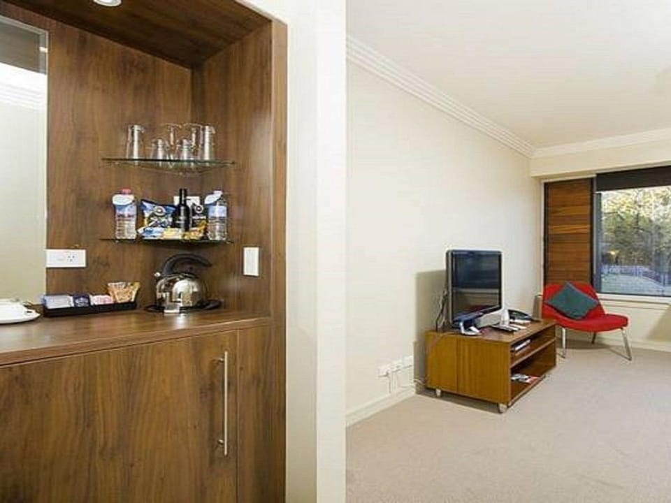 TV and multimedia, Kitchen or kitchenette
