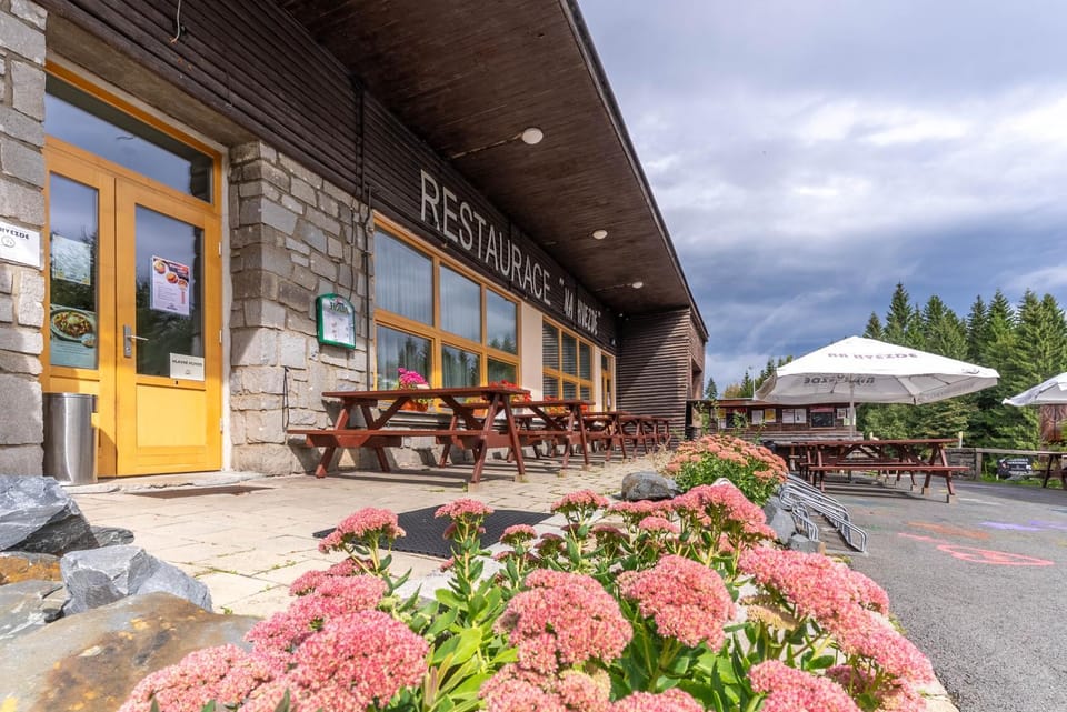 Property building, Restaurant/places to eat