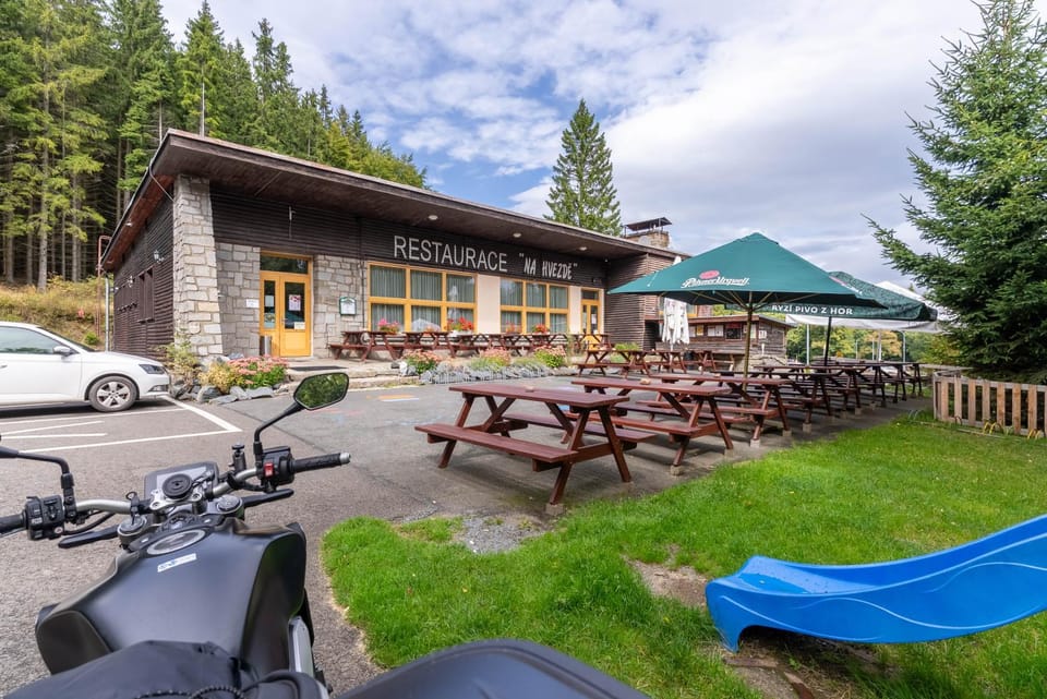 Property building, Restaurant/places to eat, Parking