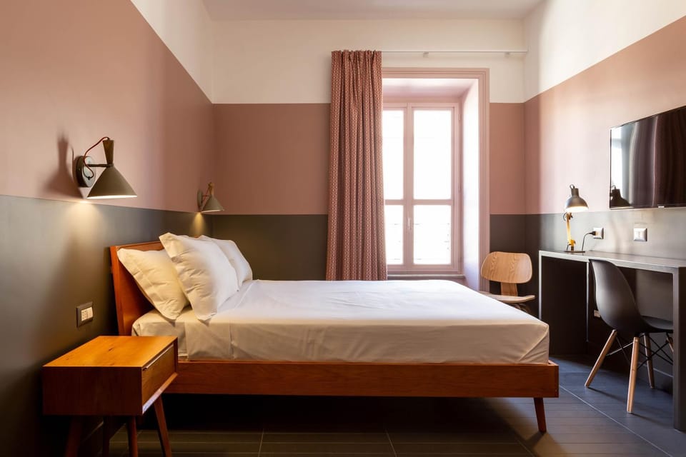 TV and multimedia, Photo of the whole room, Bedroom