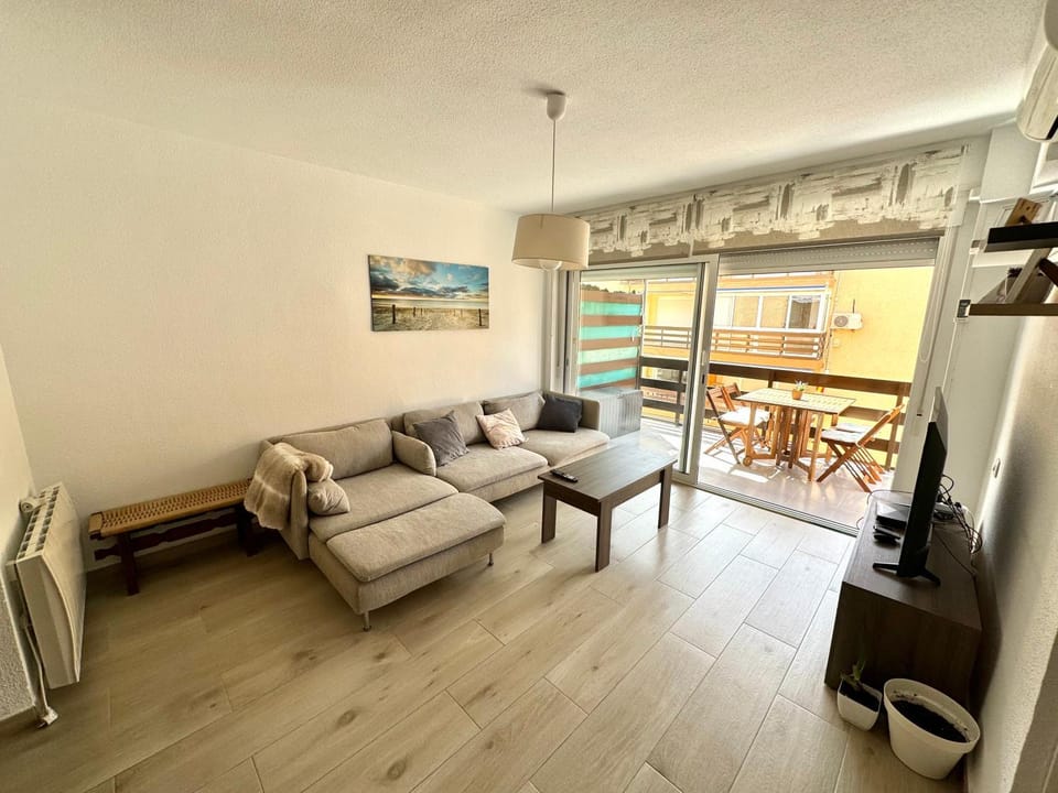 Las Lanzas LZNZR House in Alacantí