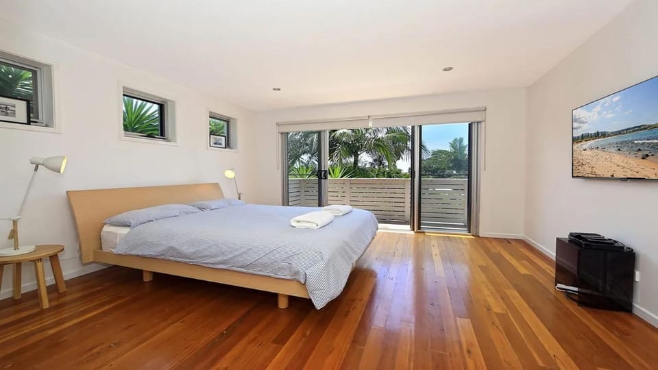 Palm Oasis House in Gerroa