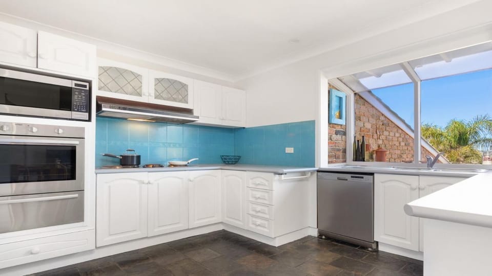 Panorama Place on Jones Beach House in Kiama Downs