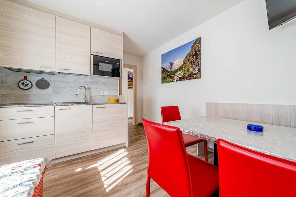 Communal lounge/ TV room, TV and multimedia, Kitchen or kitchenette, Living room, Dining area