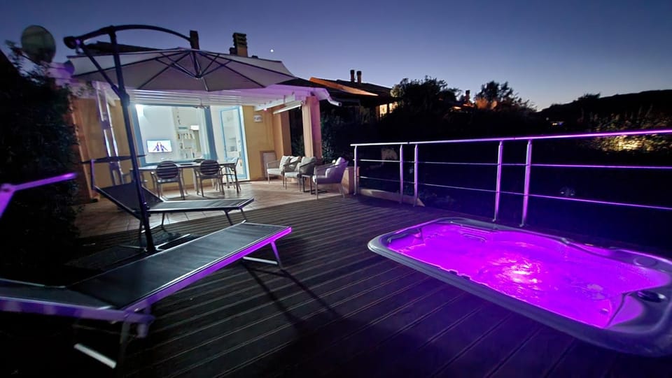 Patio, Night, Hot Tub