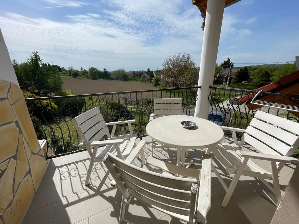 Day, View (from property/room), Balcony/Terrace, Garden view