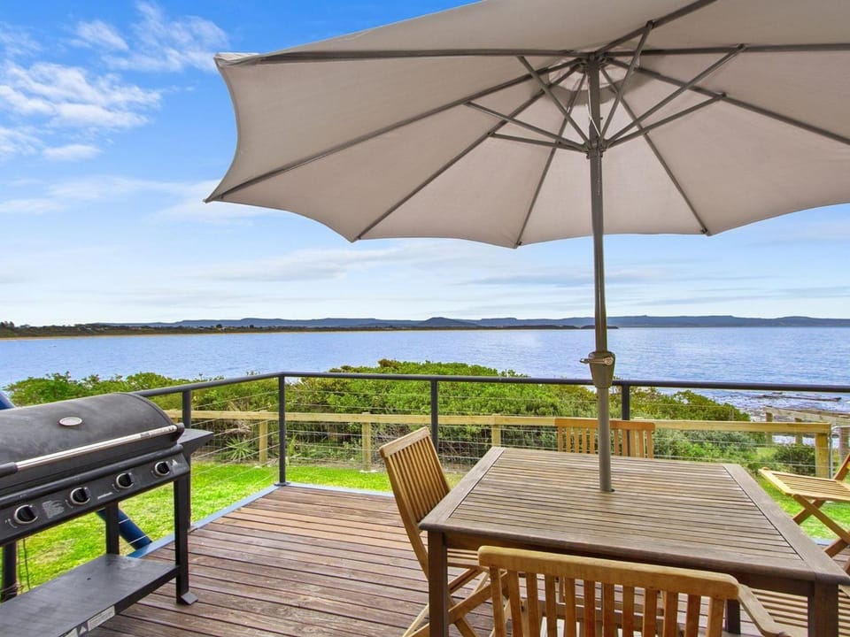 Tilbury Breeze House in Culburra Beach