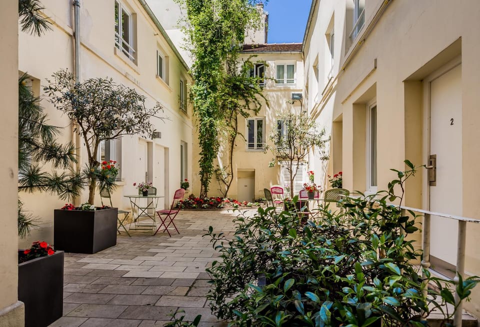 Property building, Patio, Day