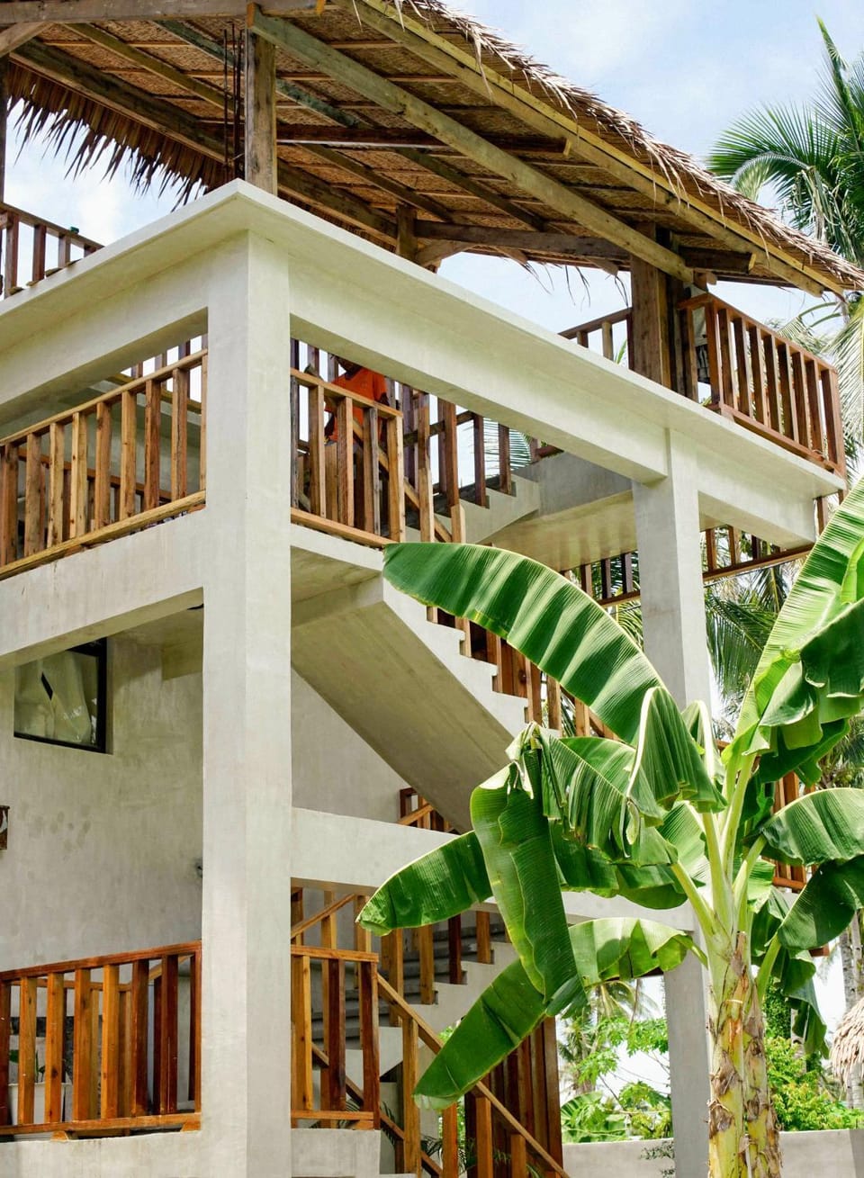 Property building, Day, Balcony/Terrace