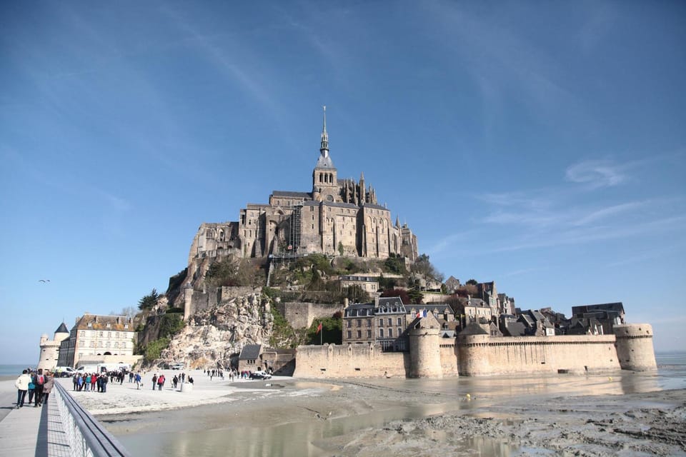 Nearby landmark, Day, Natural landscape